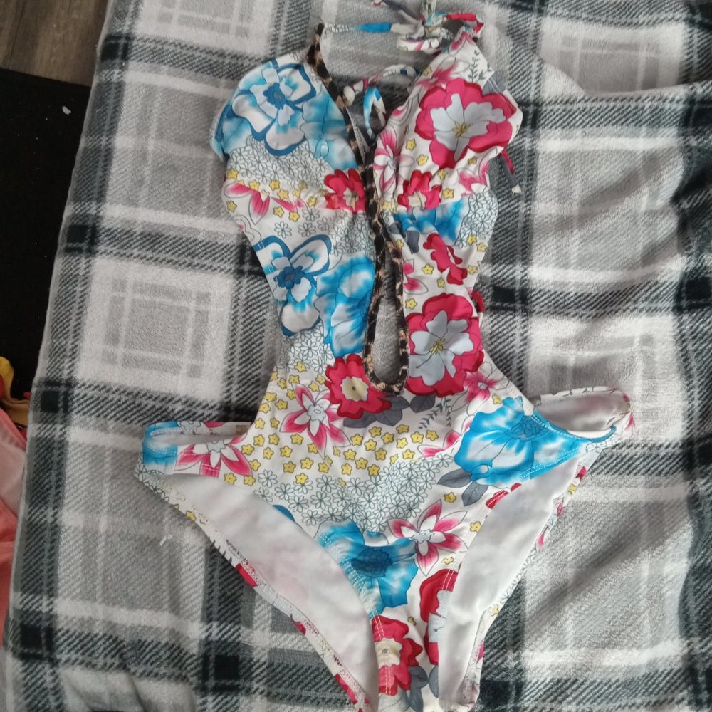 One piece swimsuit